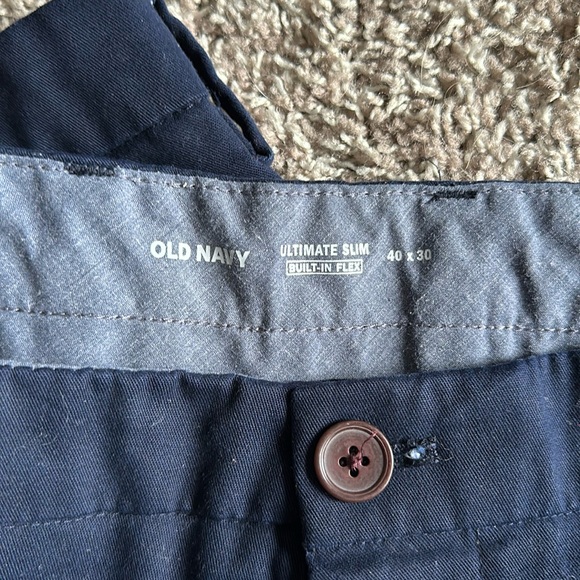 Old Navy Ultimate Straight Pant. - Picture 2 of 2